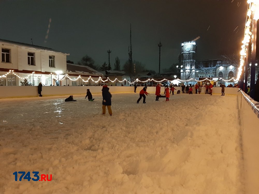 Каток оренбург. Оренбург Беловка каток. Каток Оренбург открытый. Каток Оренбуржье Оренбург. Каток на Советской Оренбург.