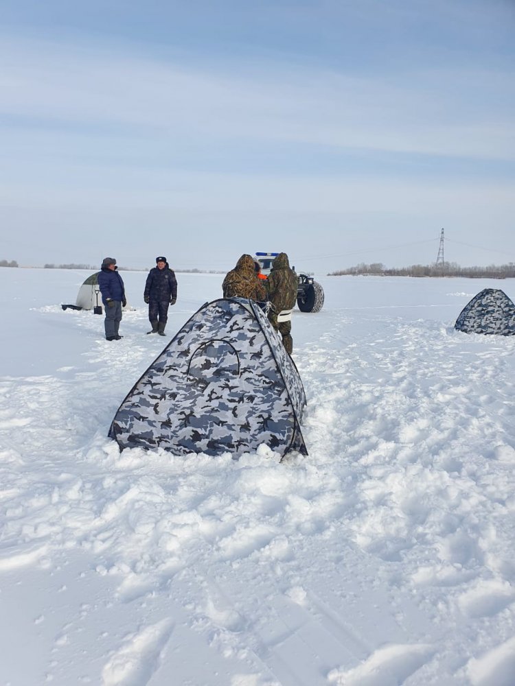 Толщина льда на минском море сегодня. Встал лед на Можайском водохранилище 40 декабря 2023г. Обычная толщина льда в Подмосковье. Г.Темников Мордовия толщина льда на сегодня. Озеро Степан если лед на Муйнакский район.