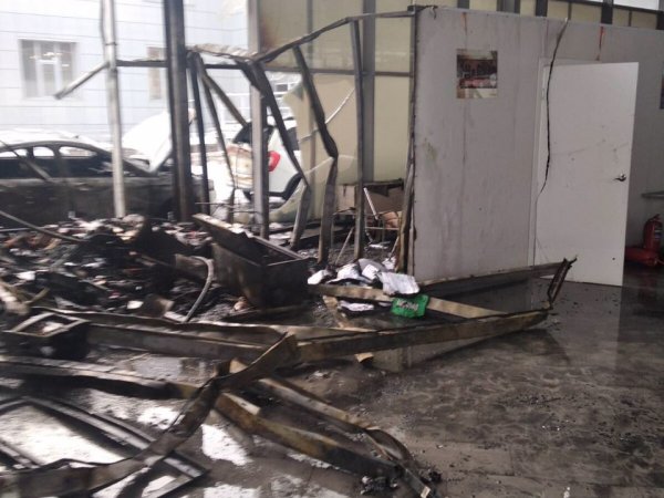 В Оренбурге загорелся автосалон «LАDА Стандарт»