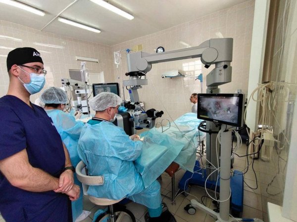 В областной клинической больнице заработал хирургический микроскоп премиум-класса