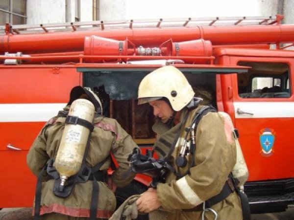 Пожар в Саракташе: на месте происшествия работали 3 боевых расчета