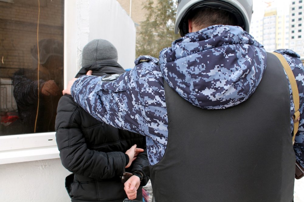 На улице Володарского напали на мужчину: его избили и отобрали деньги