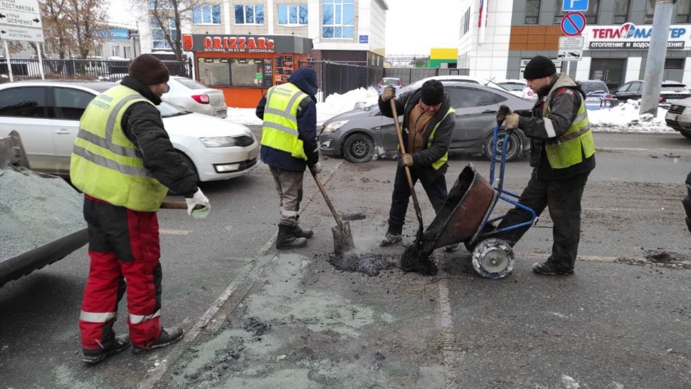 На улице Базовой в Оренбурге проведут ямочный ремонт
