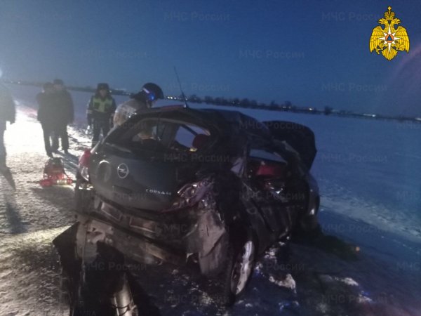 В Оренбуржье в страшном ДТП с КАМАЗом погибла женщина с ребёнком (18+)