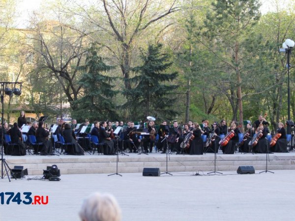 Выставочный комплекс «Салют, Победа!» приглашает оренбуржцев на минор-концерт (0+)