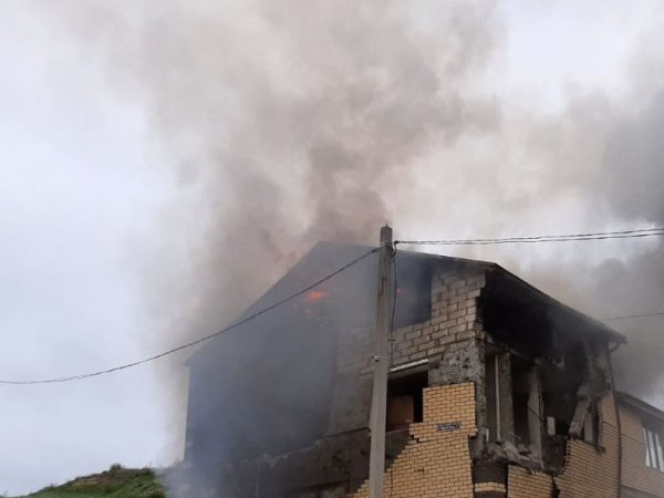В Медногорске сгорел жилой дом