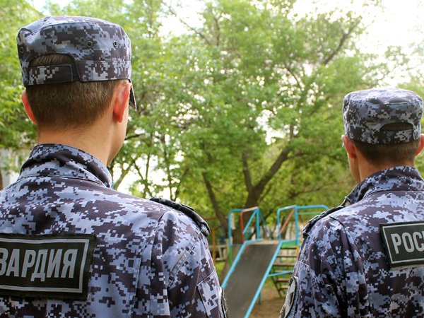 В Оренбурге нетрезвый мужчина проник на территорию детского сада и угрожал сотрудникам