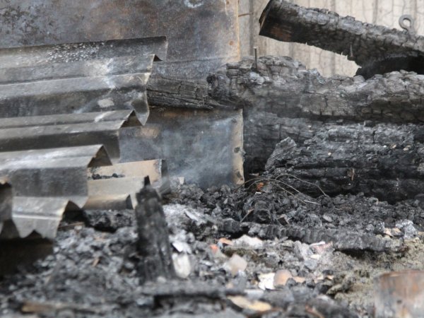 В Пригородном пожар уничтожил кровлю дома на площади в 150 квадратных метров