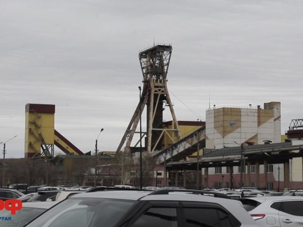 На проходчика подземного рудника Гайского ГОКа упал кусок горной породы