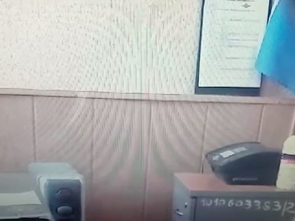 В Переволоцком районе иностранец пытался дать взятку сотруднику полиции