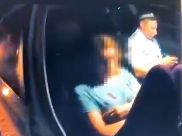 В Бузулуке автоледи подшофе оскорбляла полицейских и пыталась оказать сопротивление