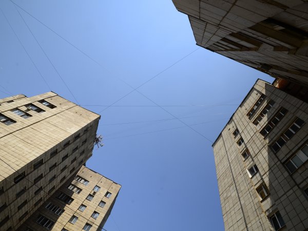 В Новотроицке 5-летний малыш упал с балкона на 3 этаже