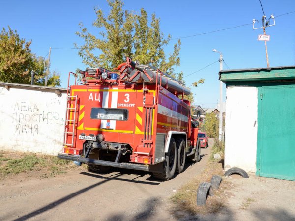 В Оренбурге пожарные спасли ребёнка