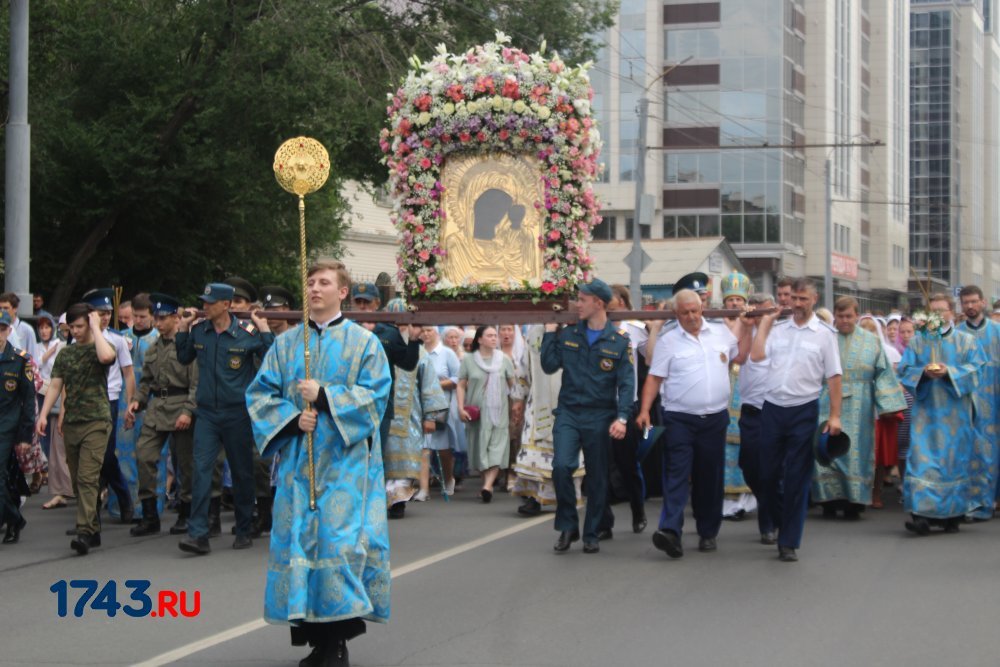 Крестный ход икона Табынская святые ключи