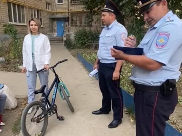 В Ясном подростки украли велосипед из подъезда