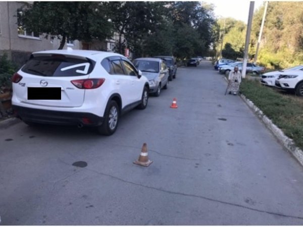 В Новотроицке разыскивают водителя, совершившего ДТП на улице Зеленой