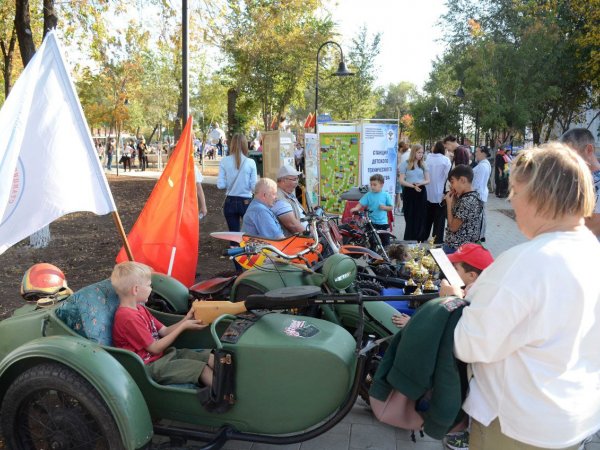 В Оренбурге открылся обновленный сквер у ДК «ТРЗ»