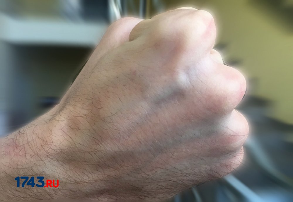 На ул. Липовой оренбуржец избил новую знакомую у себя в квартире