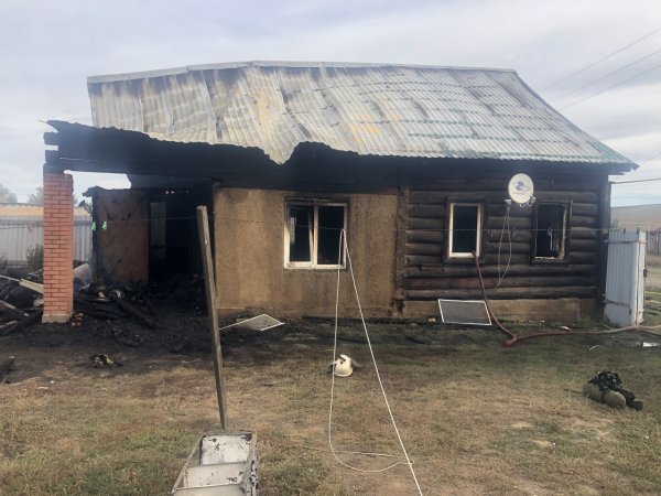Благодаря извещателю два жителя Курманаевского района не пострадали в пожаре
