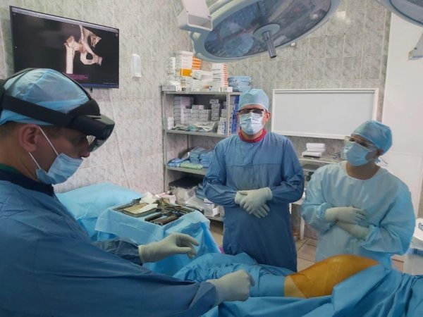 Врачи областной клинической больницы провели сложное онкологическое эндопротезирование