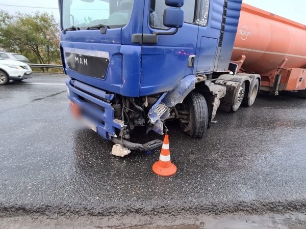 На Илекском шоссе в Оренбурге столкнулись три автомобиля