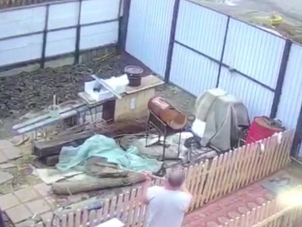 Взялся за лопату: оренбуржец избил друга детства