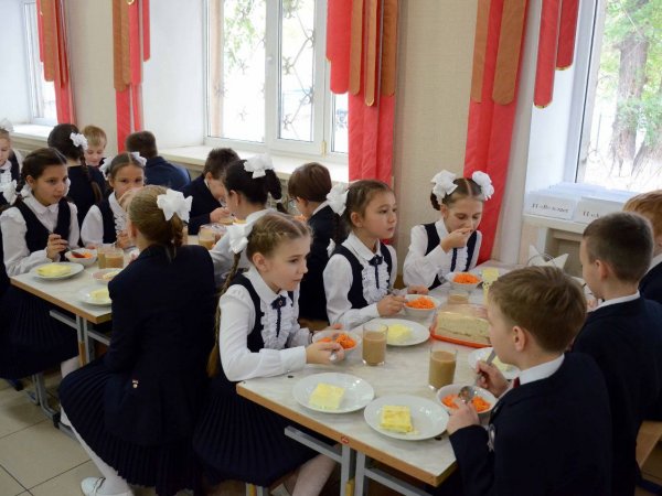 Лариса Бебешко: «Качество школьного питания находится под пристальным вниманием родителей»