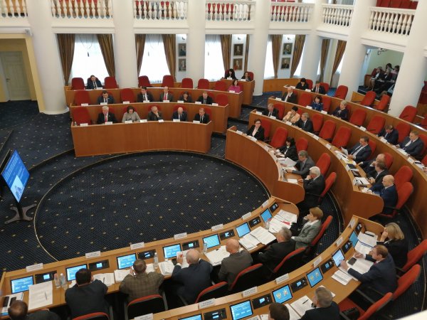 Оренбургским депутатам могут разрешить не сдавать декларации о доходах