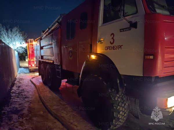 Ночной пожар в Оренбурге: в частном доме погибли четыре человека