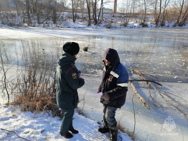 Оренбуржцев предупреждают об опасности тонкого льда
