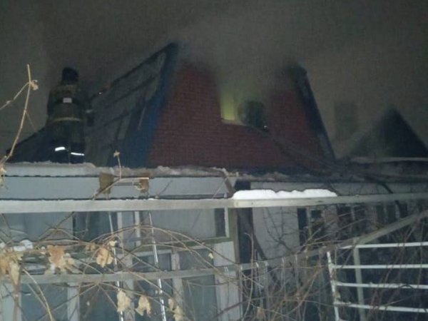 В новогоднюю ночь на ул. Луначарского Орска случился пожар