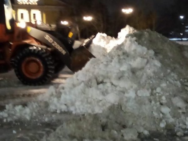119 единиц техники очищали ночью улицы Оренбурга