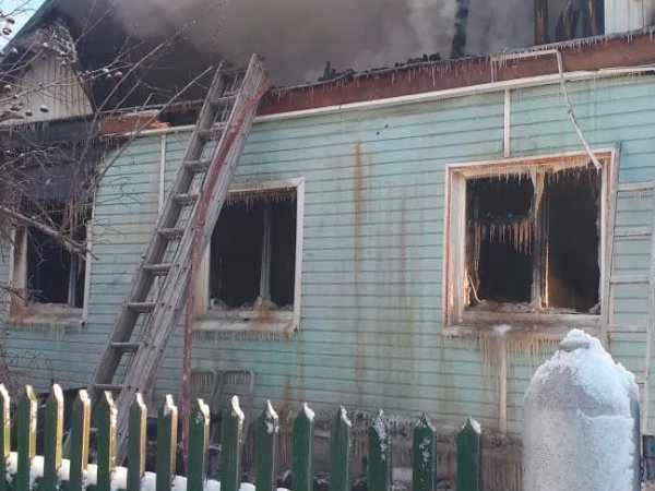 На пожаре в Кувандыке спасено два человека