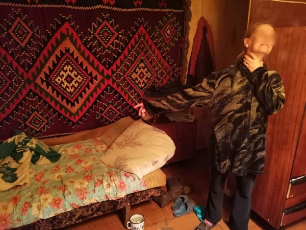 В Грачевском районе муж бросился душить жену, не выдержав её упрёков