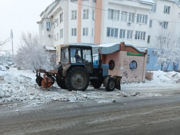 В снегоуборочных работах в Оренбурге задействованы 59 единиц техники и более 200 рабочих