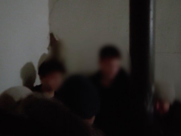 В Новотроицке подростки фасовали наркотики прямо в подъезде