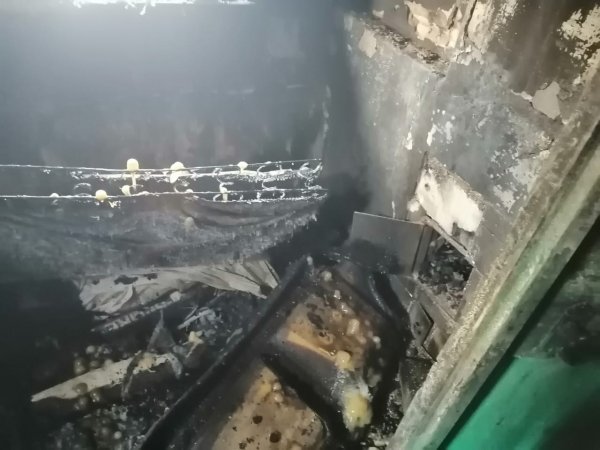 Сотрудники транспортной полиции Орска спасли девушку из горящей бани