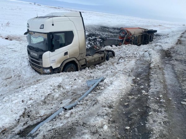 В ДТП в Гайском районе пострадал водитель «Скании»