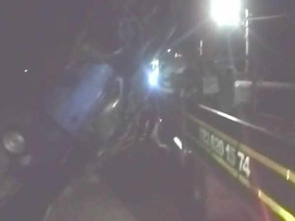 Въехала в ограждение и загорелась: в Бугуруслане женщина угнала машину и устроила ДТП