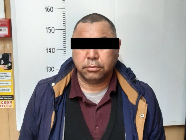 В Акбулакском районе задержали иностранца, который находился в розыске