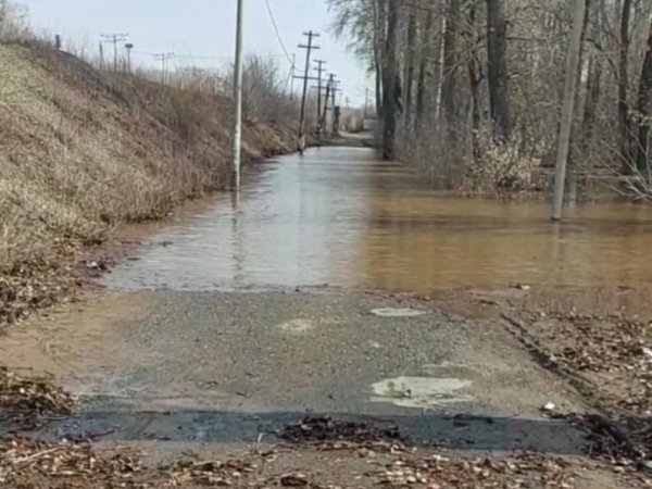 В Оренбурге подтопило дорогу, ведущую в микрорайон 18-й разъезд