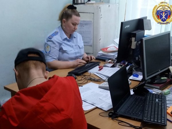 В квартиру жителя Новотроицка ворвался грабитель