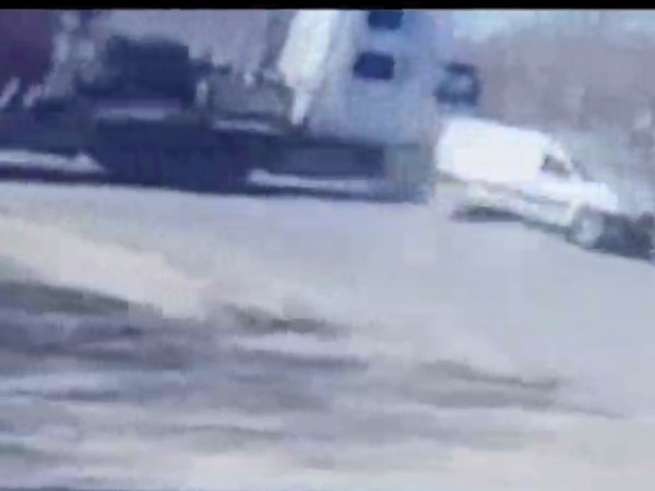 В Оренбурге в «Ларгус» въехал грузовик