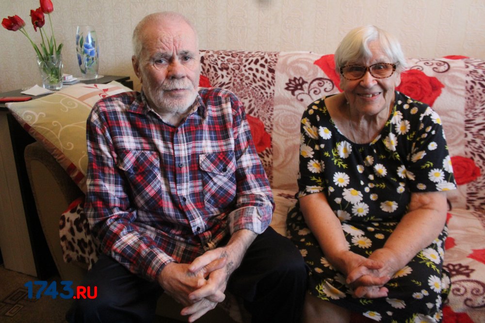 «Золотая семья» Агеенко поздравила Оренбуржье в наступающим Днем Победы