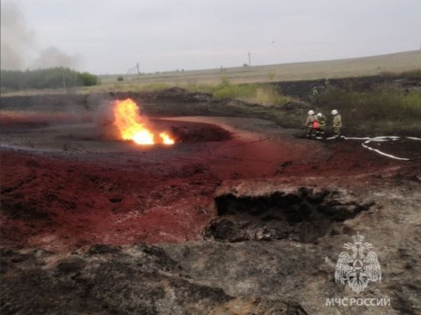 В Курманаевском районе порыв газопровода привел к пожару