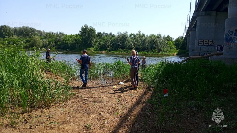 Инспекторы ГИМС провели профилактический рейд на берегу реки Урал в Оренбурге