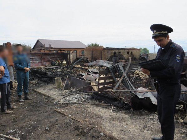 Полиция устанавливает причины пожара в поселке Урпия