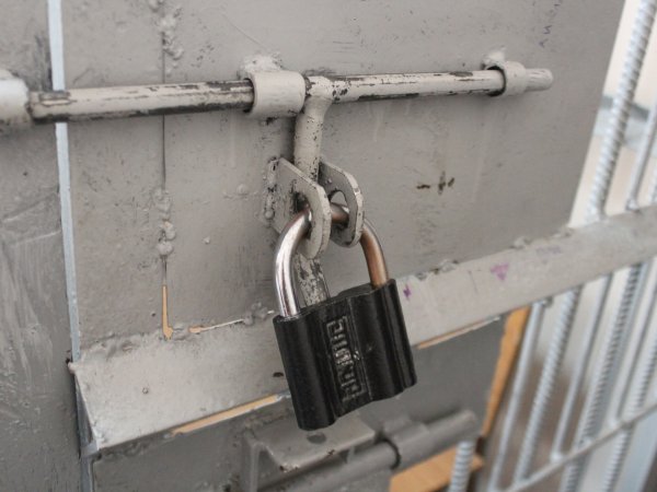 Новотройчанина, подозреваемого в подготовке теракта, оставили в СИЗО