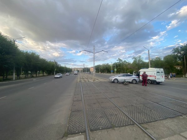 На улице Советской в Новотроицке «Хёндай» сбил подростка на питбайке