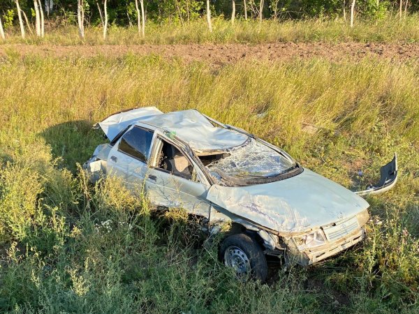 ВАЗ и «Мерседес» столкнулись в Гайском городском округе. Есть пострадавший